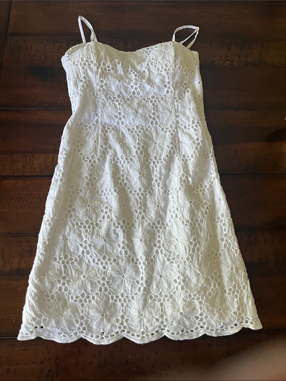 Lilly Pulitzer White Eyelet dress Size 00 - padded lined adjustable straps